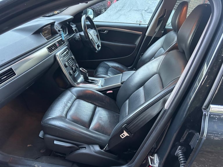 VOLVO V70 2.4 D5 SE Lux 2014