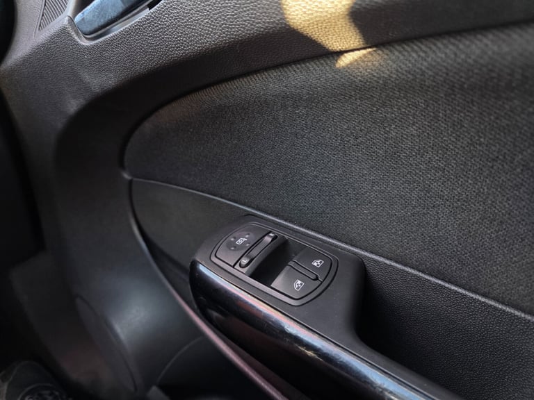 2010 Vauxhall Corsa 1.3 CDTi ecoFLEX Active 5dr HATCHBACK Diesel Manual