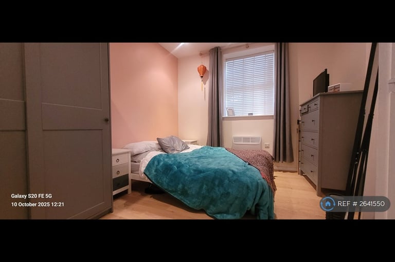 1 bedroom flat in Hayes Road, Sully, Penarth, CF64 (1 bed) (#2641550)
