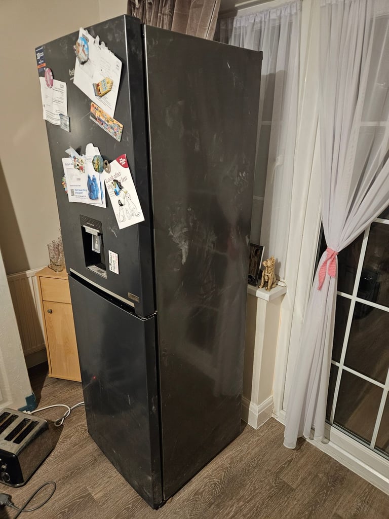 image for Fully working grey fridge freezer must go