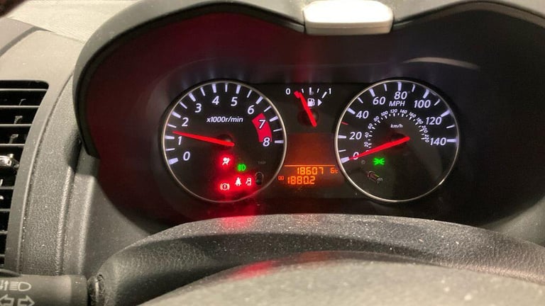 2011 Nissan Note 1.4 16V n-tec Euro 5 5dr MPV Petrol Manual