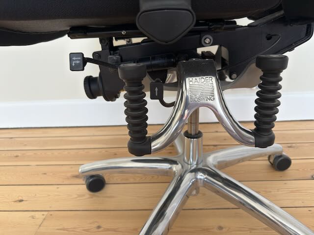 Haider Bioswing 560 iQ S ergonomic desk chair in excellent condition RRP £1999