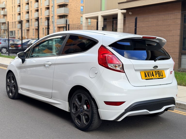 2014 Ford Fiesta 1.6 EcoBoost ST-2 3dr HATCHBACK Petrol Manual