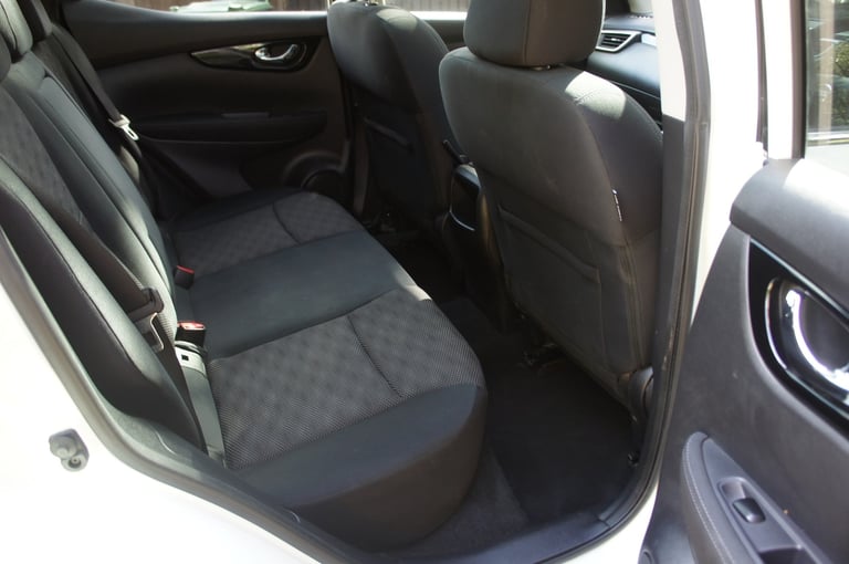2015 Nissan Qashqai 1.6 dCi N-Tec+ 5dr HATCHBACK Diesel Manual