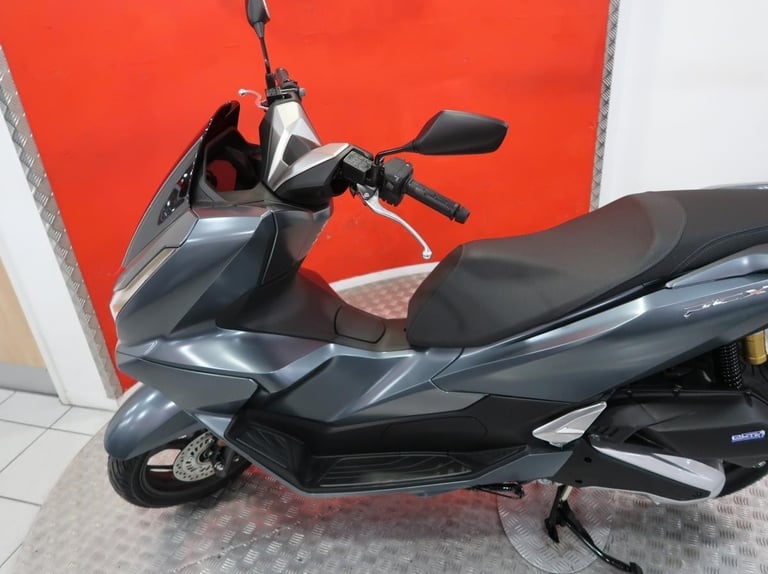 Brand new 2025 Honda PCX125 DX