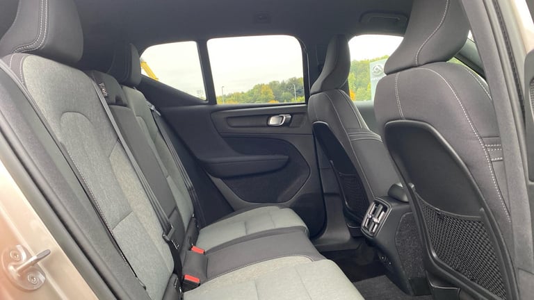 2022 Volvo XC40 2.0 B3 MHEV Plus SUV 5dr Petrol Hybrid DCT Auto Euro 6 (s/s) (163 ps) Petrol/Elec...