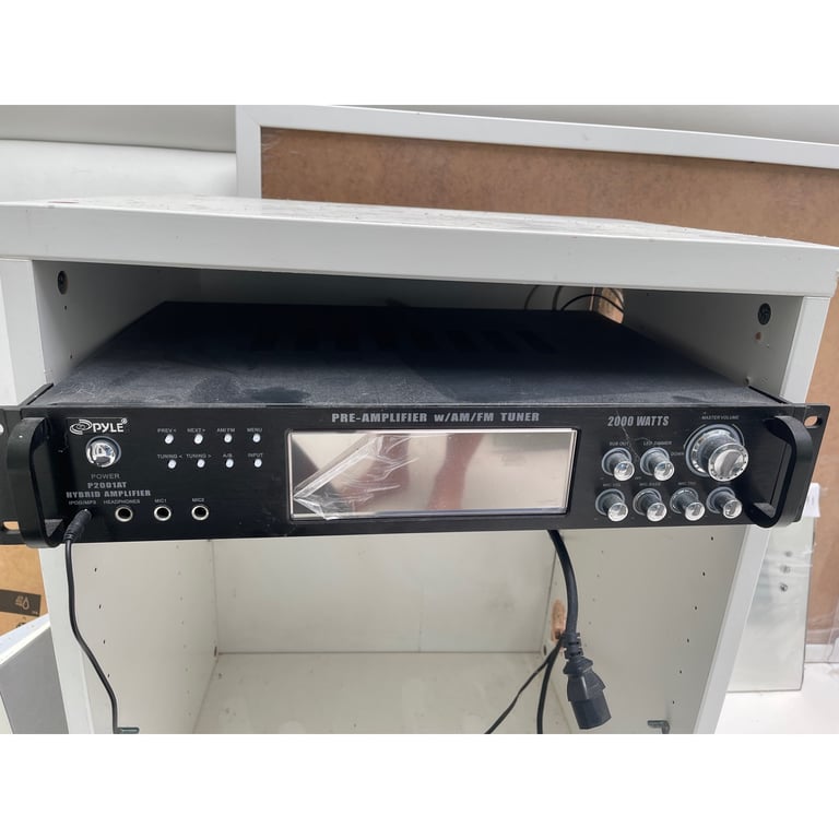 image for Pyle 2000 w amplifier. p2001at