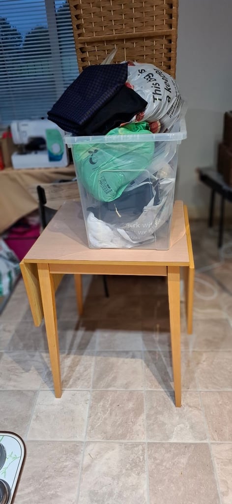 Dropleaf table