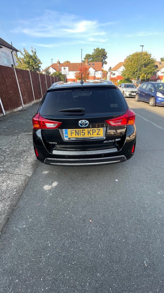 Toyota Auris Hybrid 1.8 EXCEL VVT-I CVT Automatic FIRST OWNER NEW BATTERY