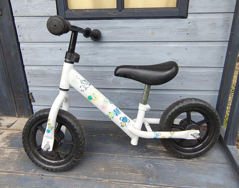 Halfords Indi Balance Bike 