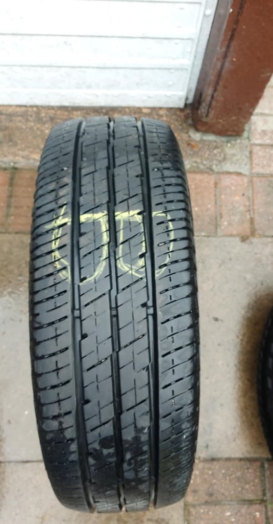 X5 tyres - Continental Vanco 2   215/70R 15C 109/107S