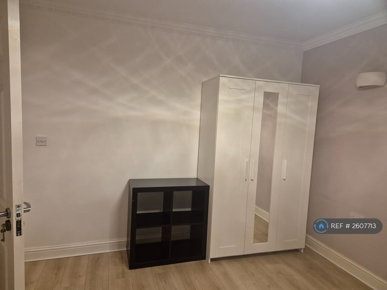 4 bedroom flat in Locket Road, Harrow, HA3 (4 bed) (#2607713)