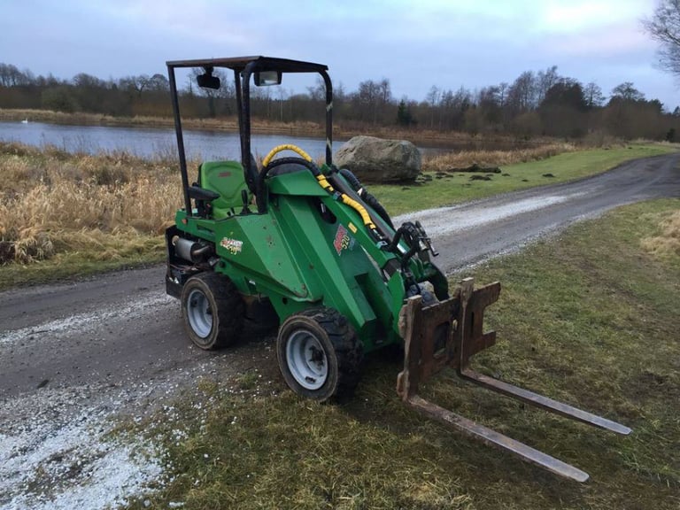 image for 2003 Avant 520 F Forflift Loader