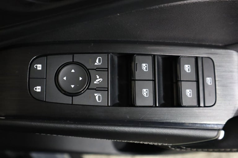 2023 Nissan Qashqai 1.5 h e-POWER Kuro Edition Auto Euro 6 (s/s) 5dr HATCHBACK PETROL/ELECTRIC Au...