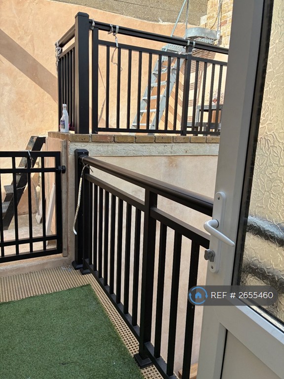 3 bedroom flat in Kent Place, Ramsgate, CT11 (3 bed) (#2655460)