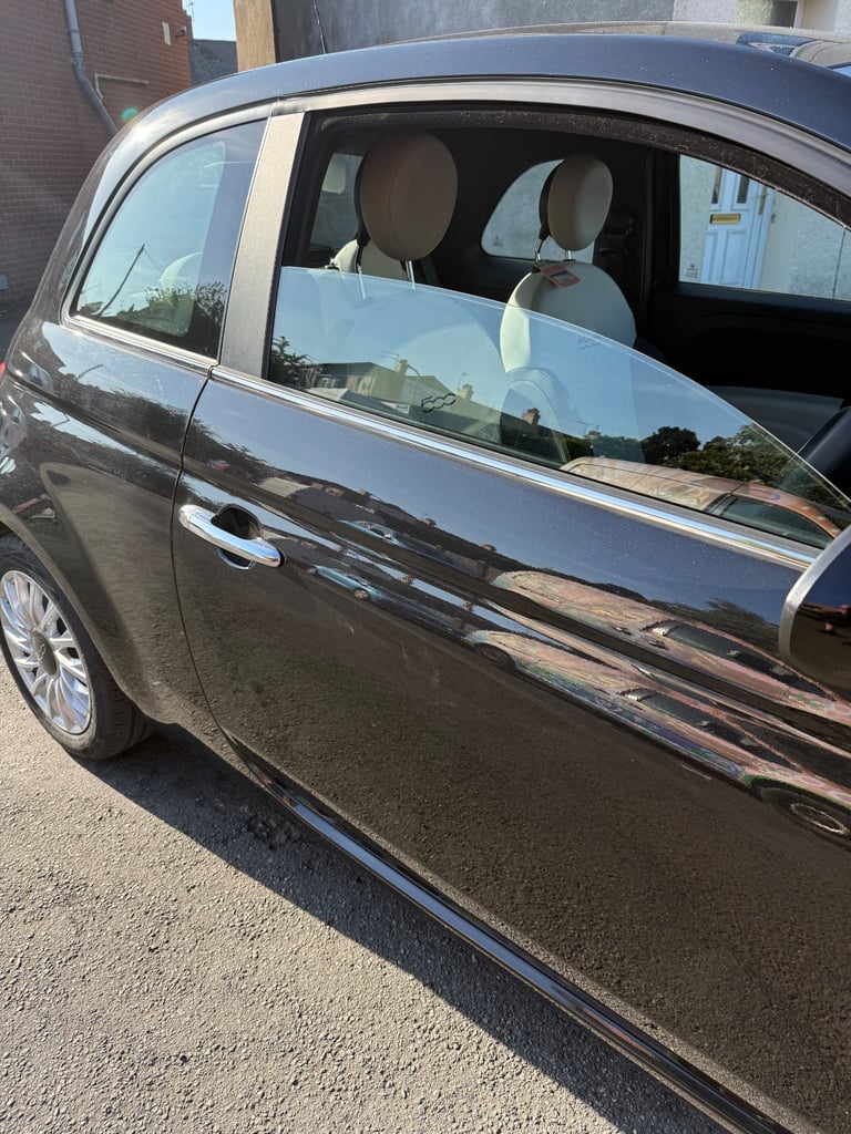 Fiat 500 hybrid, low mileage 72 reg 