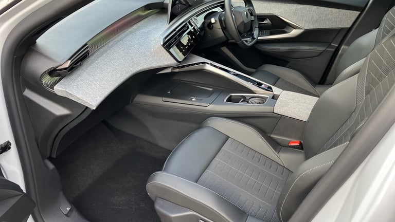 2025 Peugeot 3008 73kWh GT SUV 5dr Electric Auto (210 ps) SUV Electric Automatic