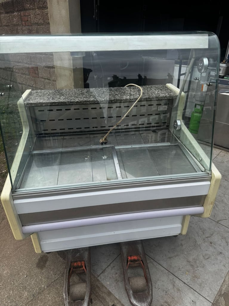 🧊 Serve Over Display Fridge – Commercial Counter