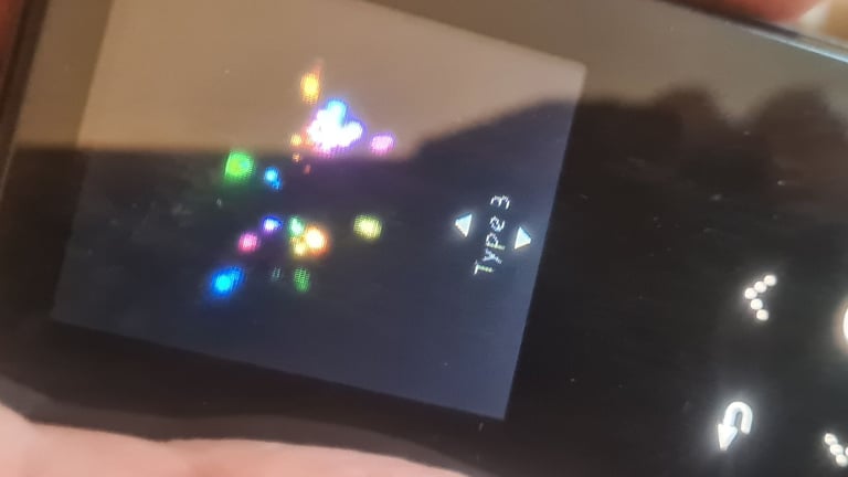 Samsung s5 tilt and slide speaker 2gb mp3 player. Fully Working and in great condition