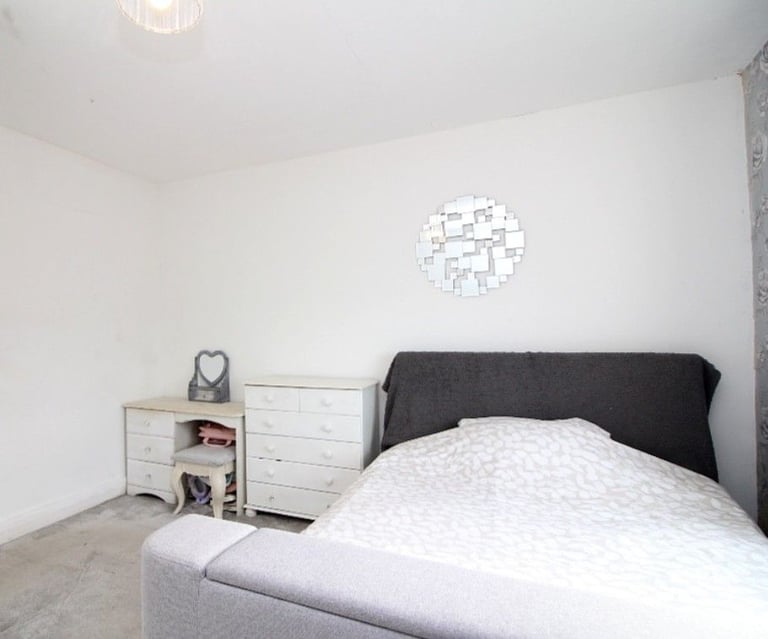 Substantial rooms at B36 8AN, Birmingham! Rooms 1 & 2 available for Universal Credit claimants