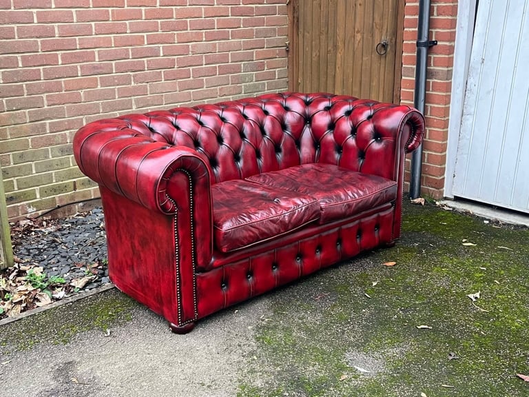 Stunning Oxblood Red Leather Chesterfield 2-Seater Club Sofa