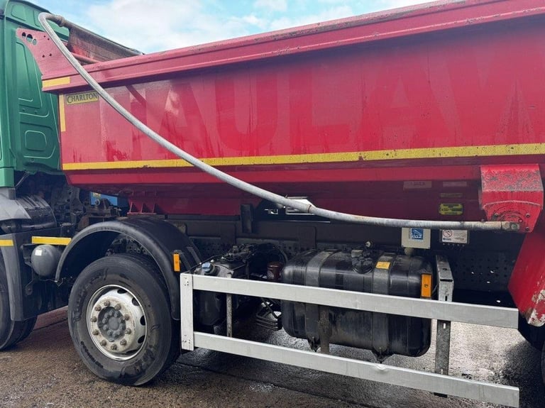 2016 MERCEDES AROCS 3240 8X4 TIPPER