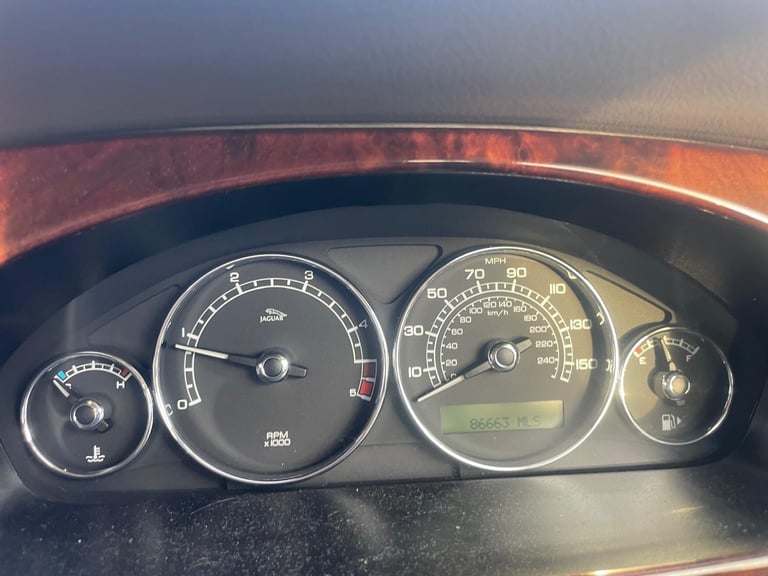JAGUAR X-TYPE 2.2 D SOVEREIGN 09 REG BLACK 4 DOOR SALOON MOT DECEMBER 12TH 2025 SERVICE HISTORY