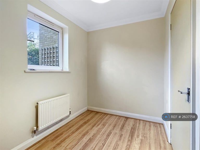2 bedroom flat in Ainsworth Place, Cambridge, CB1 (2 bed) (#2637758)