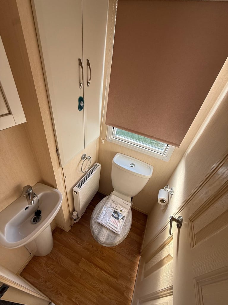 CHEAP CARAVAN FOR SALE OFF SITE 32FT X 12FT X 2 BEDROOMS / PRIVATE LAND