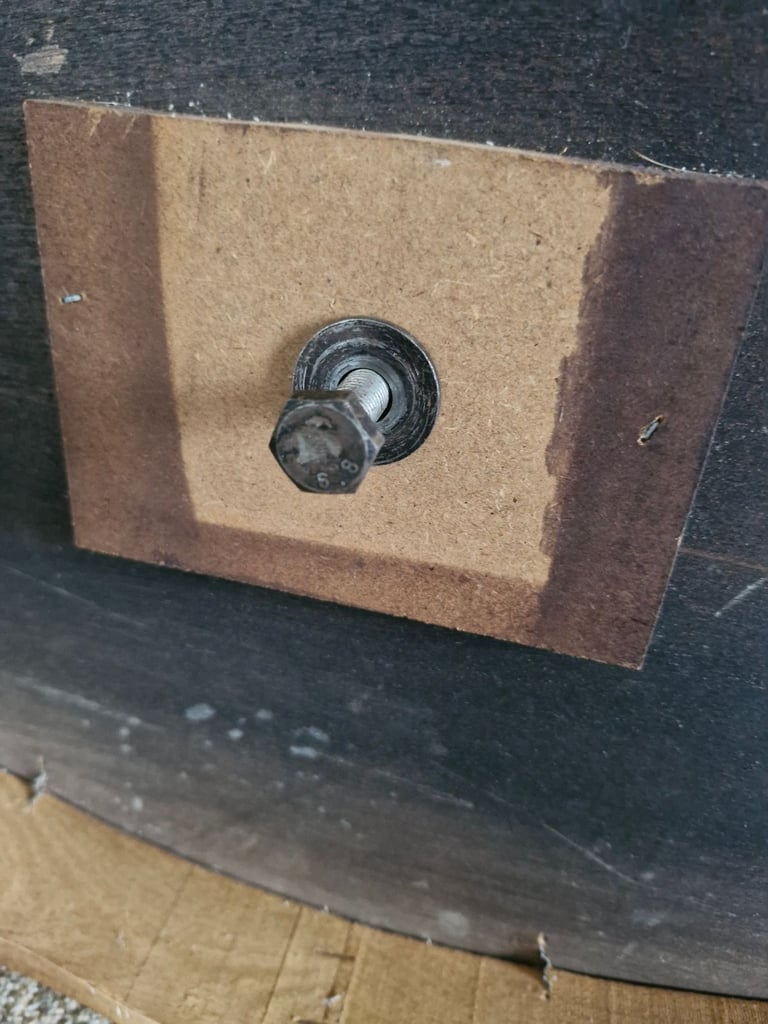 Dining table and 6 chairs 