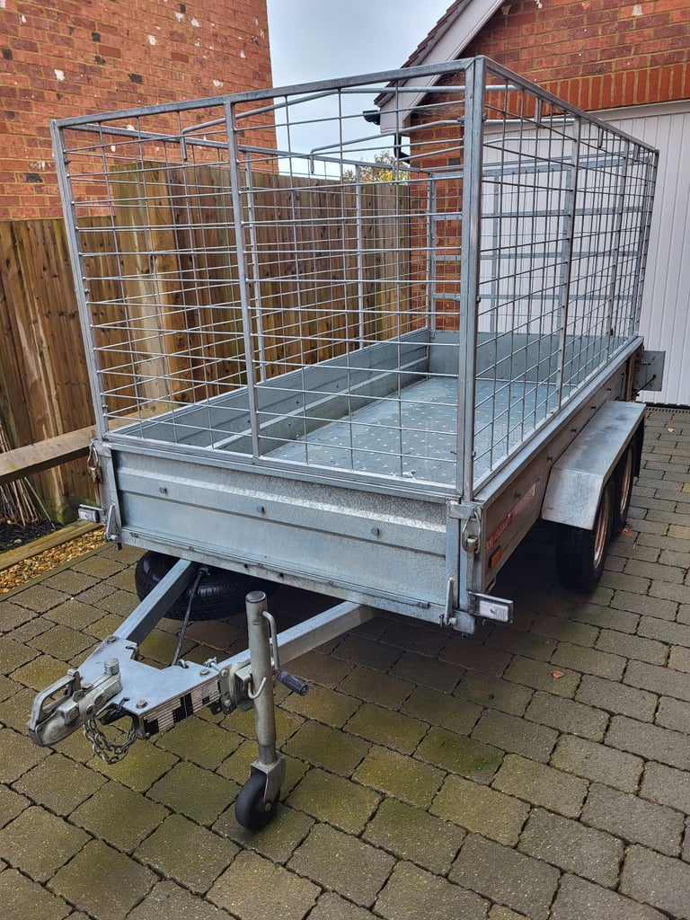  Phoenix 9`6" x 4`6" General Purpose Twin Axle Trailer.