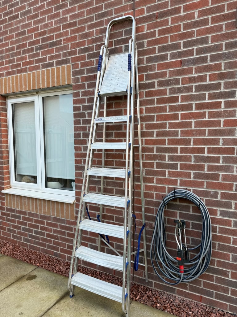 8 Step Aluminium Ladders