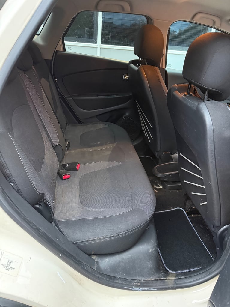 Renault, CAPTUR, Hatchback, 2014, Manual, 1461 (cc), 5 doors