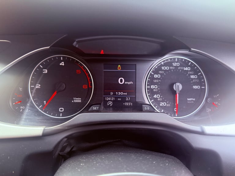 Audi, A4, Saloon, 2010, Manual, 1968 (cc), 4 doors