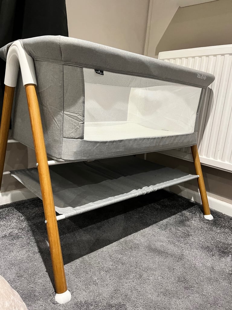 Baby crib/ next to me 