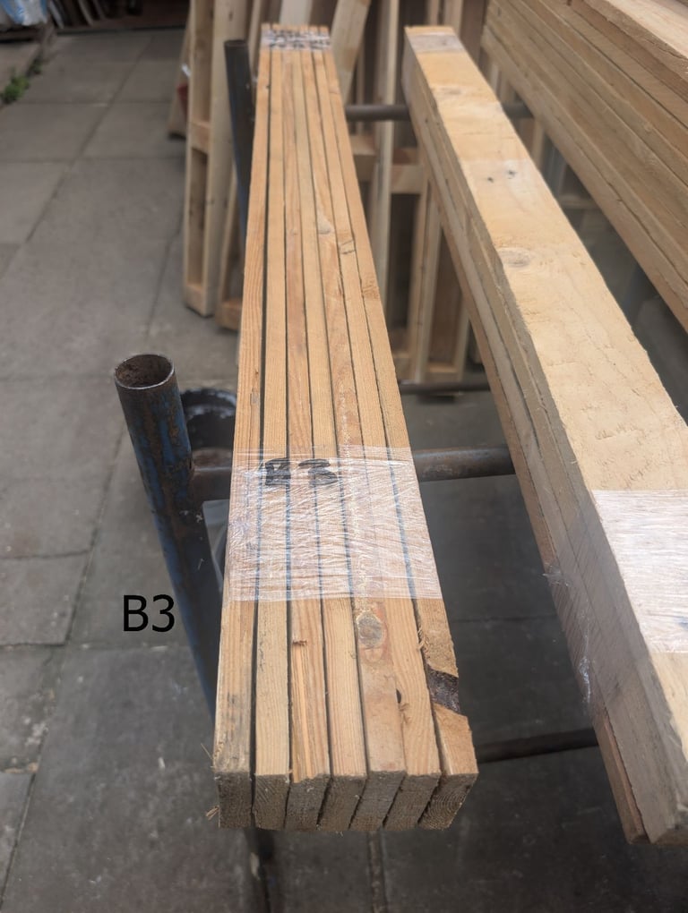 7 Lengths Reclaimed De-nailed Pallet Wood Timber 1200 x 70 x 15mm Ready to Use Delivery Available.