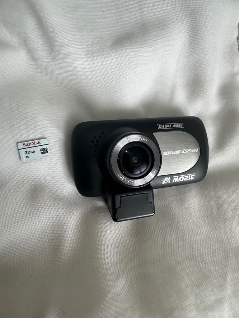Nextbase 312GW In-Car Dash Camera + Extras RRP £180