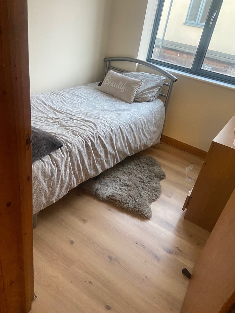 image for Single room available in a 2 bed flat