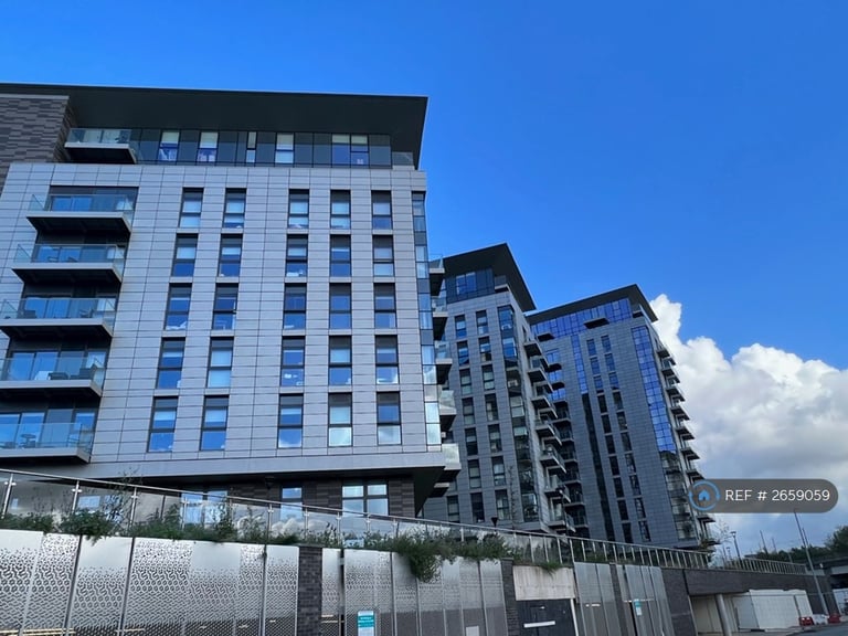 1 bedroom flat in Pomona Strand, Old Trafford, Manchester, M16 (1 bed) (#2659059)
