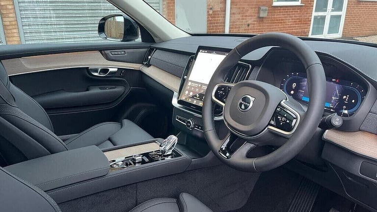  Volvo XC90 Plus, B5 AWD Mild hybrid, Petrol, Dark, 7 Seats Petrol/Electric Hybrid Automatic