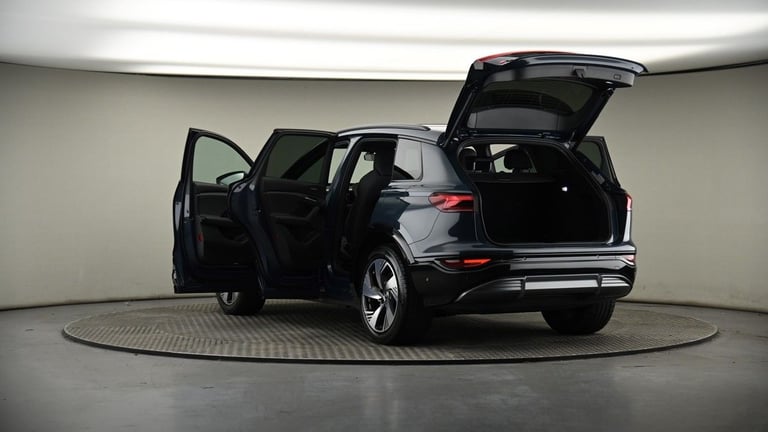 2024 Audi Q6 e-tron 100kWh S line SUV 5dr Electric Auto quattro (388 ps) SUV Electric Automatic