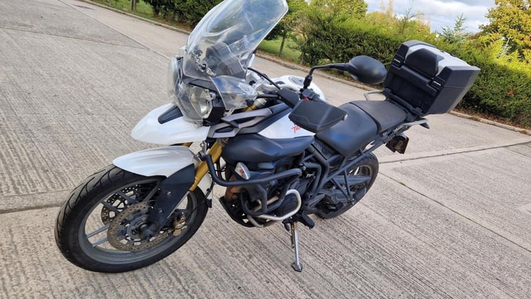 2013 13 TRIUMPH TIGER 800 ABS WHITE ENDURO ADVENTURE TOURER TOP BOX 26k MLS