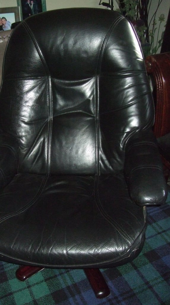 image for Black Quality Leather Stouby Swivel Chair