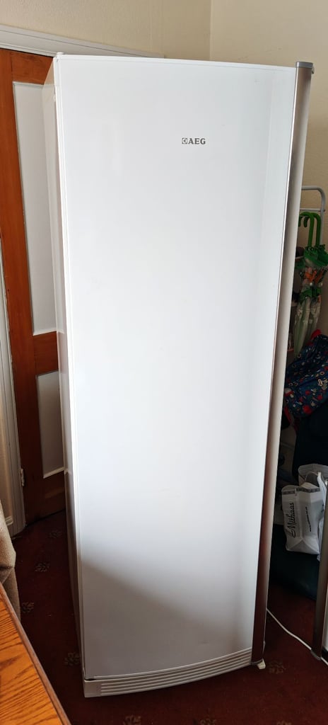 AEG upright fridge frost free