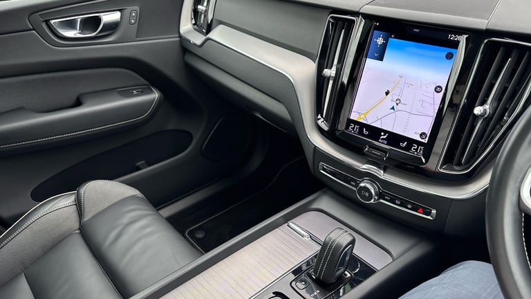 2021 Volvo XC60 2.0 B4D R DESIGN 5dr Geartronic Diesel Estate Estate Diesel Automatic