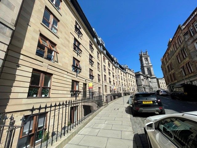 2 Bedroom property with parking, St Stephens Street, Stockbridge 