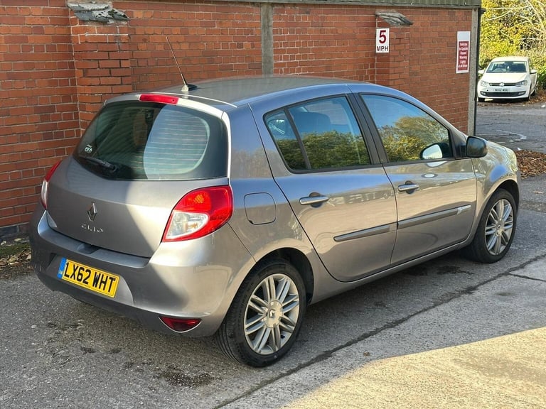 RENAULT CLIO 1.2 Dynamique TomTom Euro 5 5dr 2012