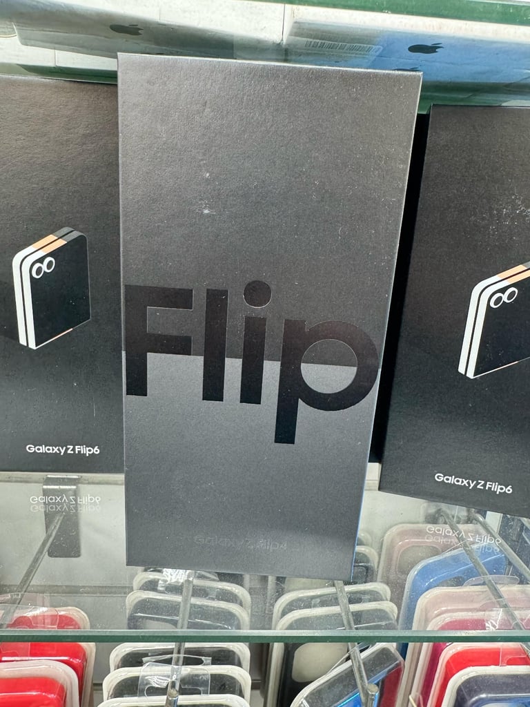 image for SASUNG GALAXY FLIP 5 BARND NEW BOX WARRANTY 