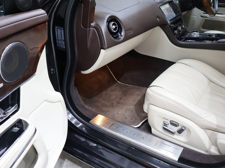 2010 Jaguar XJ 3.0d V6 Portfolio 4dr Auto SALOON DIESEL Automatic