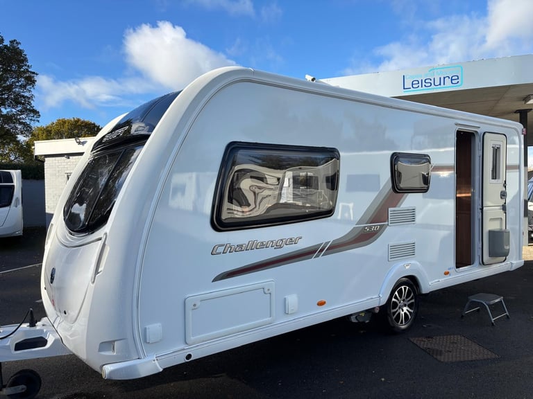 2011 SWIFT CHALLENGER 530, 4 BERTH LUXURY CARAVAN WITH MOVER